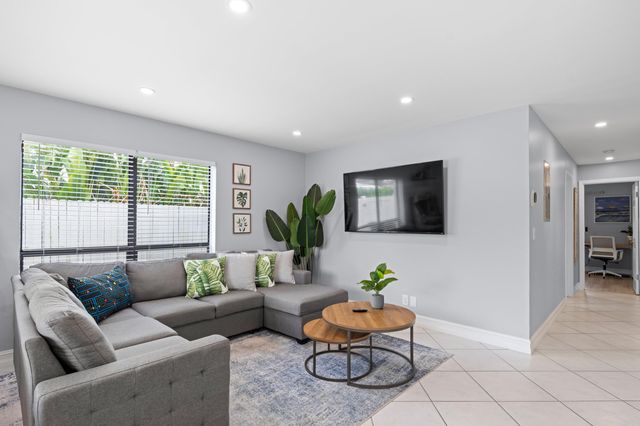 3370 NE 5th Drive, Boca Raton, FL 33431
