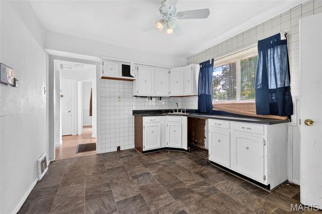 9120 Harold Drive, St Louis, MO 63134