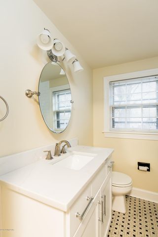 3607 St Germaine Ct, Louisville, KY 40207