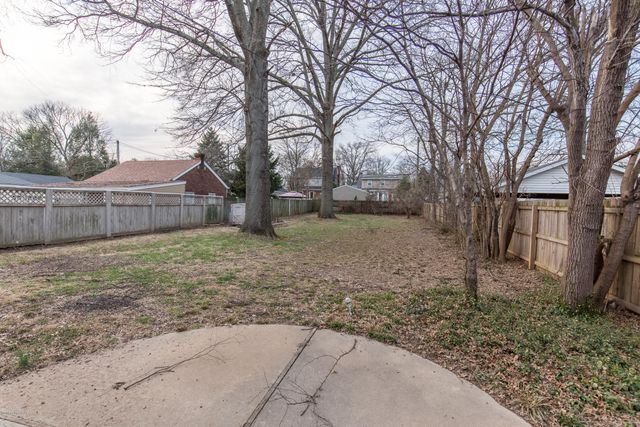 3607 St Germaine Ct, Louisville, KY 40207