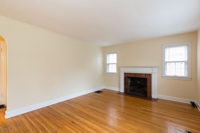 3607 St Germaine Ct, Louisville, KY 40207