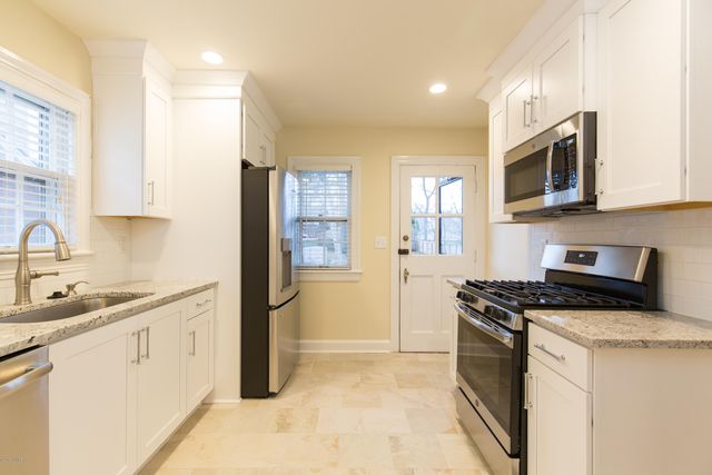 3607 St Germaine Ct, Louisville, KY 40207