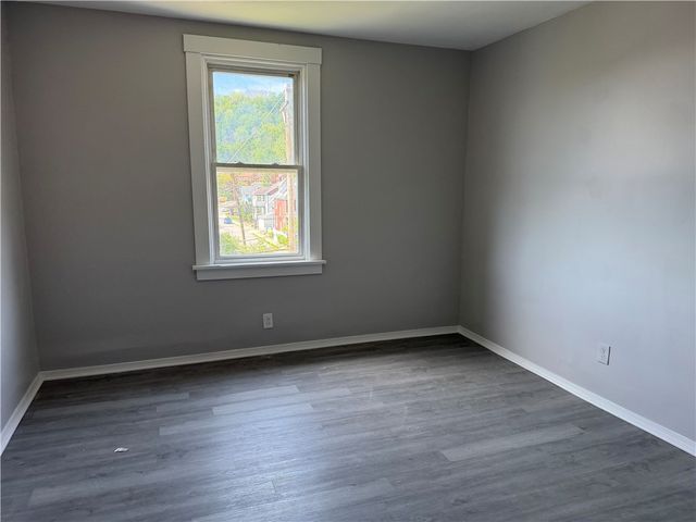 1219 Woodward Ave, Stowe Twp, PA 15136