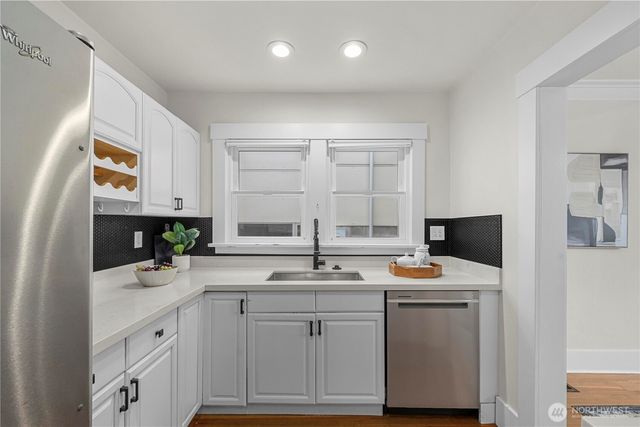 1509 4th Avenue W, Seattle, WA 98119