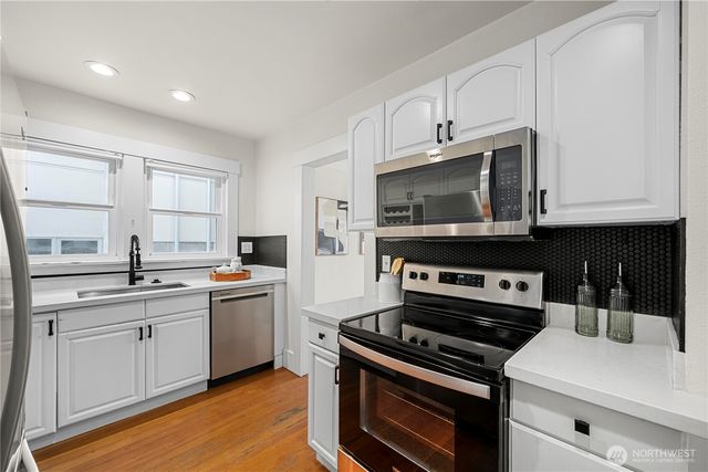 1509 4th Avenue W, Seattle, WA 98119