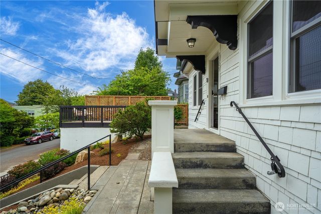 1509 4th Avenue W, Seattle, WA 98119