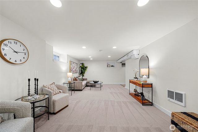 1509 4th Avenue W, Seattle, WA 98119