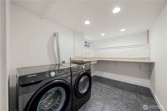 1509 4th Avenue W, Seattle, WA 98119