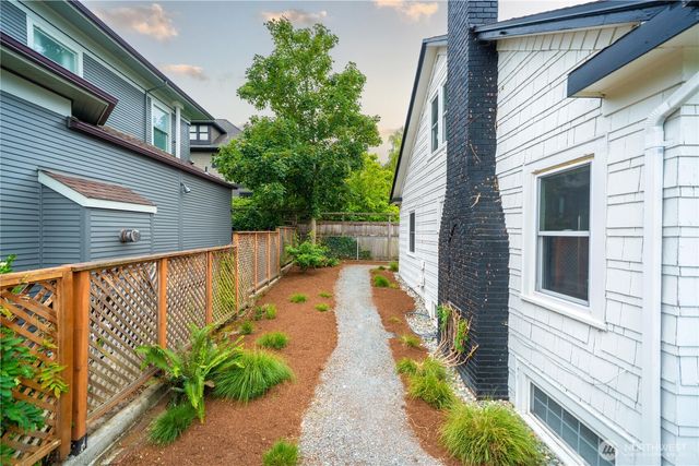 1509 4th Avenue W, Seattle, WA 98119