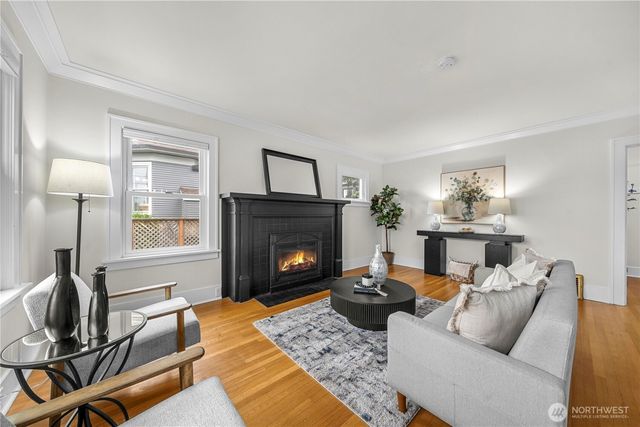 1509 4th Avenue W, Seattle, WA 98119