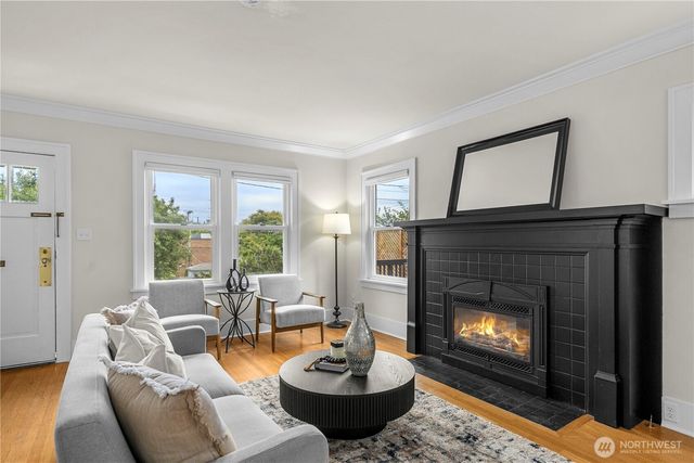 1509 4th Avenue W, Seattle, WA 98119
