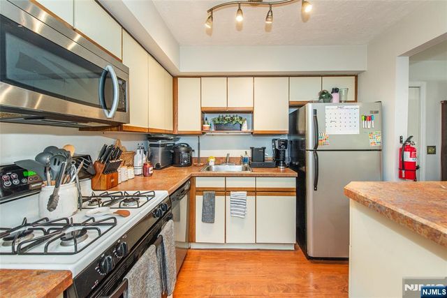 81 Stonyridge Drive, Lincoln Park Borough, NJ 07035