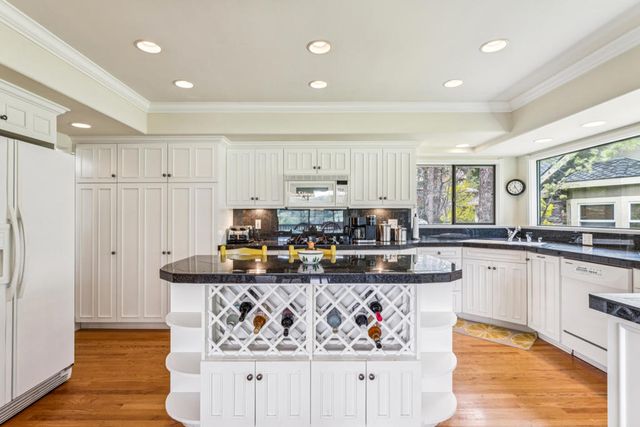 653 Brentwood Drive, Lake Arrowhead, CA 92352