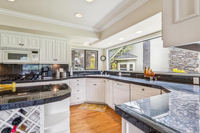 653 Brentwood Drive, Lake Arrowhead, CA 92352