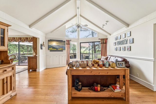 653 Brentwood Drive, Lake Arrowhead, CA 92352