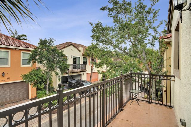 12662 NW 32nd Place, Sunrise, FL 33323