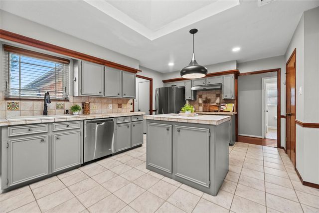 3602 E Creek Club Drive, Missouri City, TX 77459