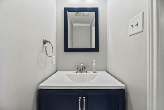 3602 E Creek Club Drive, Missouri City, TX 77459