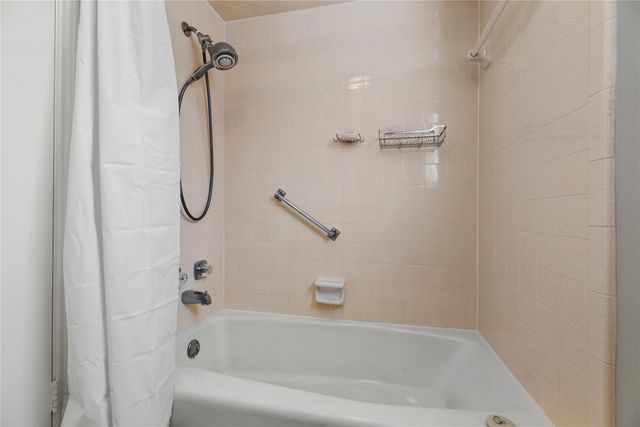 3602 E Creek Club Drive, Missouri City, TX 77459