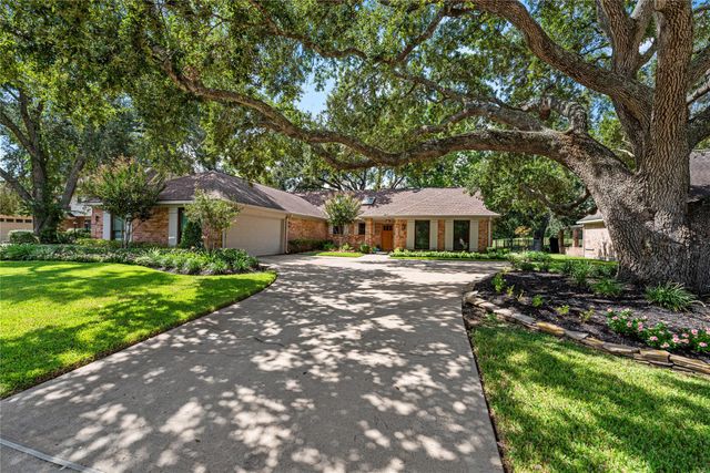 3602 E Creek Club Drive, Missouri City, TX 77459