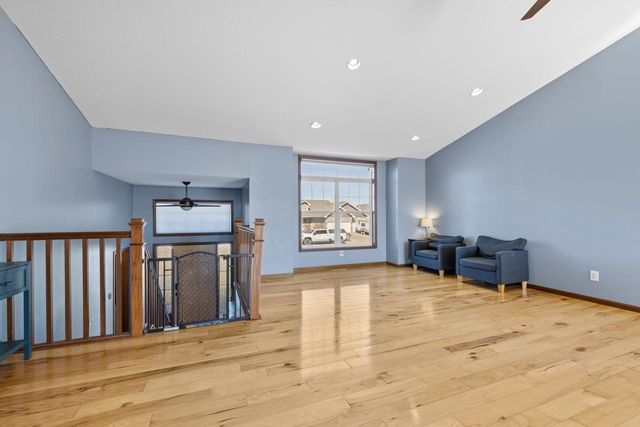 3016 9th St NW, Minot, ND 58703