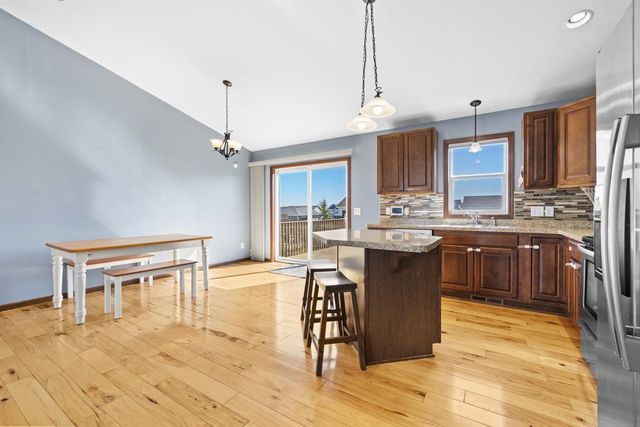3016 9th St NW, Minot, ND 58703