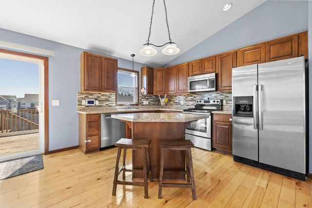3016 9th St NW, Minot, ND 58703