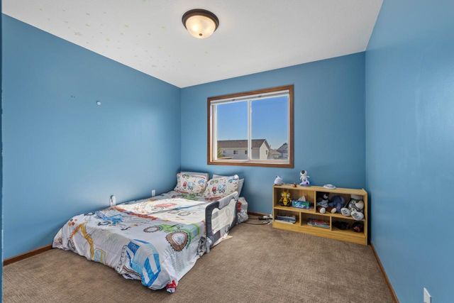 3016 9th St NW, Minot, ND 58703