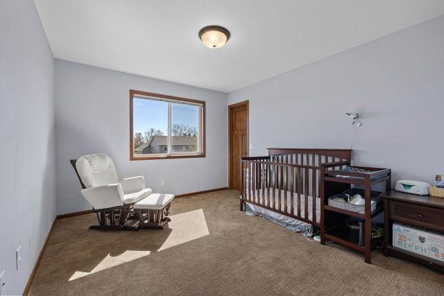 3016 9th St NW, Minot, ND 58703