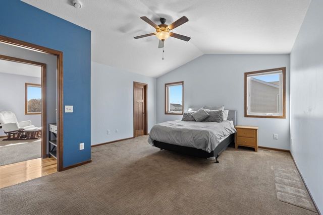 3016 9th St NW, Minot, ND 58703