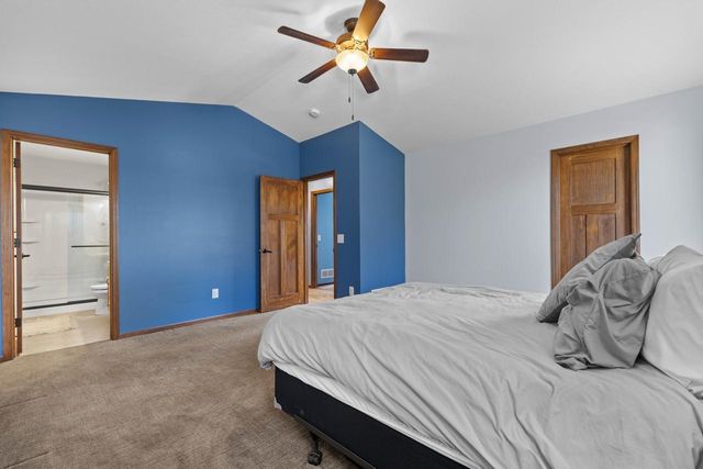 3016 9th St NW, Minot, ND 58703