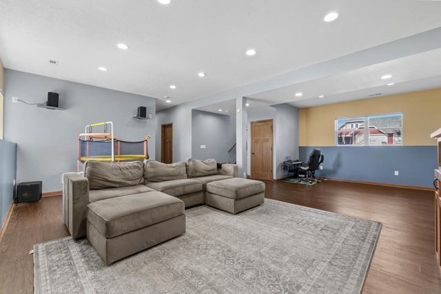 3016 9th St NW, Minot, ND 58703