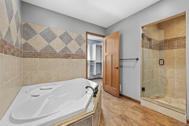 3016 9th St NW, Minot, ND 58703