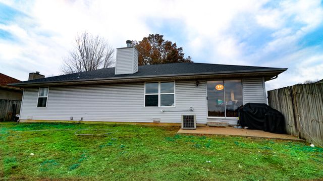 3344 S Meadowlark Avenue, Springfield, MO 65807