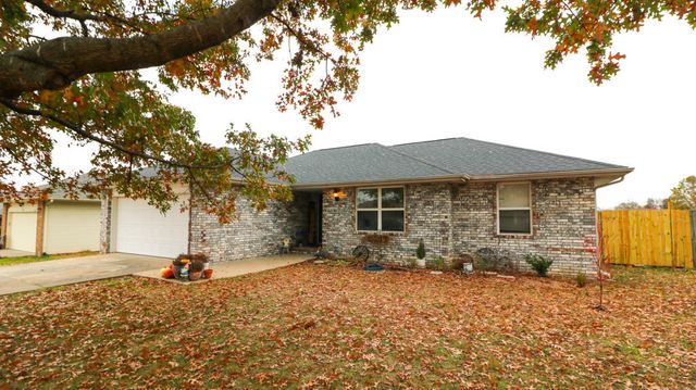 3344 S Meadowlark Avenue, Springfield, MO 65807
