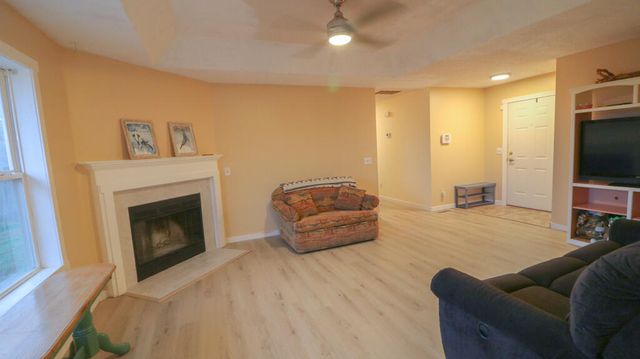 3344 S Meadowlark Avenue, Springfield, MO 65807