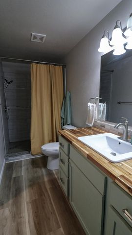 3344 S Meadowlark Avenue, Springfield, MO 65807