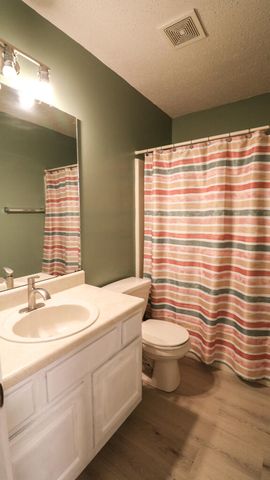 3344 S Meadowlark Avenue, Springfield, MO 65807