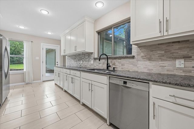 401 N Bailey Avenue, Fort Worth, TX 76107