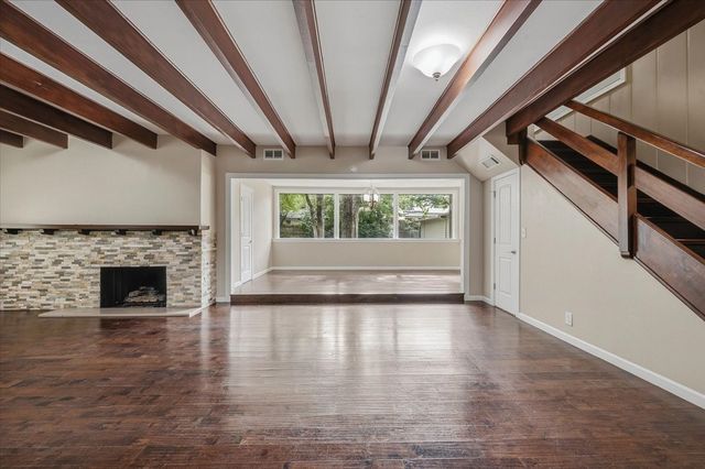 401 N Bailey Avenue, Fort Worth, TX 76107