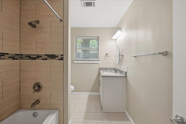401 N Bailey Avenue, Fort Worth, TX 76107