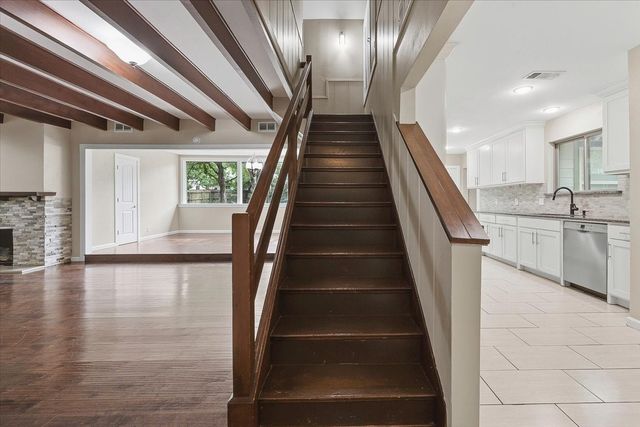 401 N Bailey Avenue, Fort Worth, TX 76107