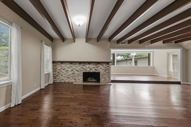 401 N Bailey Avenue, Fort Worth, TX 76107