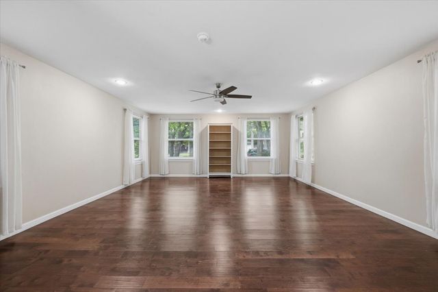 401 N Bailey Avenue, Fort Worth, TX 76107