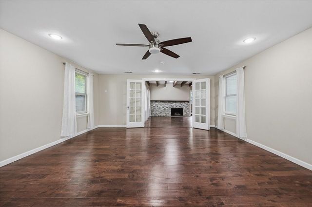 401 N Bailey Avenue, Fort Worth, TX 76107