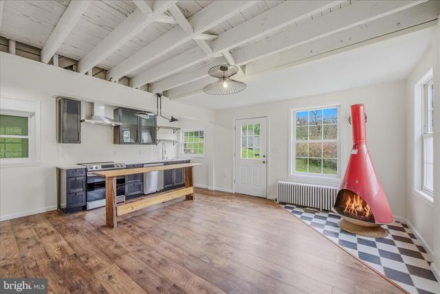 151 S LAUREL AVE, Berkeley Springs, WV 25411