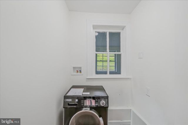 151 S LAUREL AVE, Berkeley Springs, WV 25411