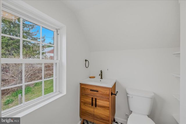 151 S LAUREL AVE, Berkeley Springs, WV 25411
