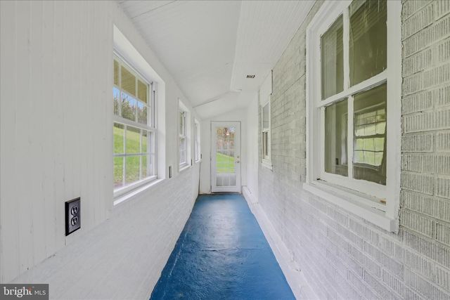 151 S LAUREL AVE, Berkeley Springs, WV 25411