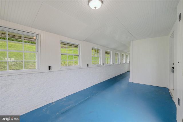 151 S LAUREL AVE, Berkeley Springs, WV 25411